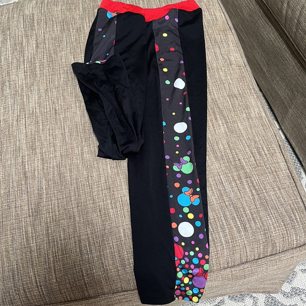 Disney Minnie Mouse capri leggings-size L